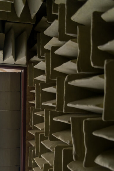 Jan Gašparovič, Absolutní ticho neexistuje (Zbývá jen hluk), průchod vnitroblokem za Domem pánů z Kunštátu